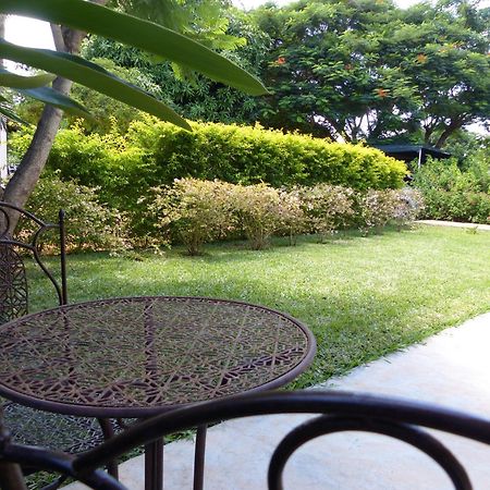 Ancha'S Oasis Hotell Maputo Exteriör bild