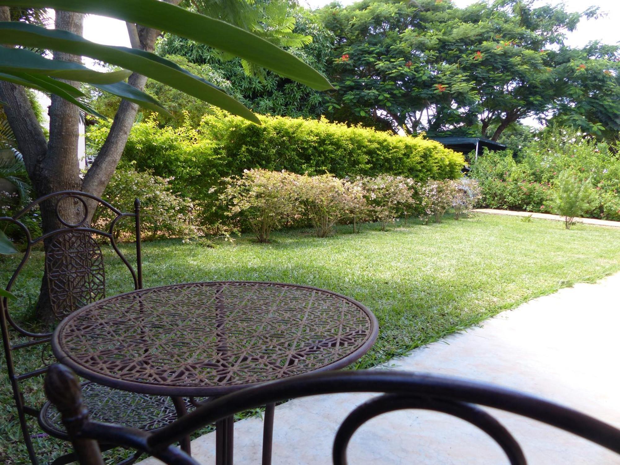 Ancha'S Oasis Hotell Maputo Exteriör bild